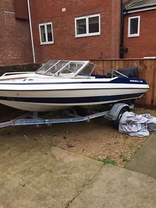 glastron spirit v165 speed boat power boat wake board water ski outboard evinrud