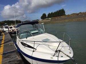 Bayliner 245, 2006 with 230 hours nr Brighton