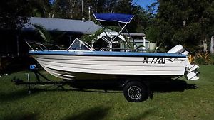 SAVAGE "ESCORT" 5M FISH/SKI BOAT WITH 90HP JOHNSON OUTBOARD MOTOR
