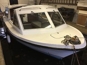 Sheerline 24 motor cruiser