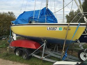 Sailing Boat circa 1975, Trailer sailor with fixed fin keel with Trailer