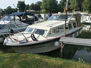 FREEMAN 27 MOTOR BOAT
