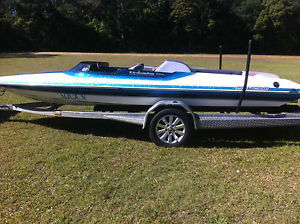 CAMERO VOLANTE SUPREME SKI BOAT