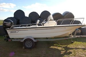 BOSTON WHALER 150 MONTAUK SPORTS / FISH BOAT, MERCURY 60HP OUTBOARD & TRAILER