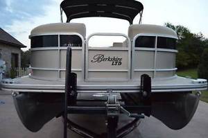 2013 Berkshire 233 SLX