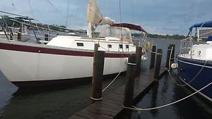 Classic 32' Endeavour Sailboat