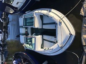 Sea Ray Speedboat