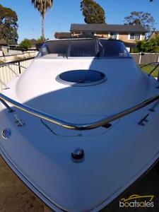 1999 MONTEREY 236 SI MONTURA CRUISER