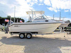 2001 Boston Whaler 23 Conquest