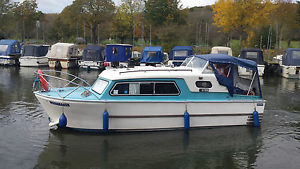 Nauticus 22 Cabin Cruiser River and Canal boat narrow beam