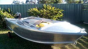 stacer tinny seasprite 310/outboard+gear