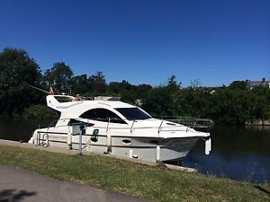 Rodman 38 flybridge motor yacht