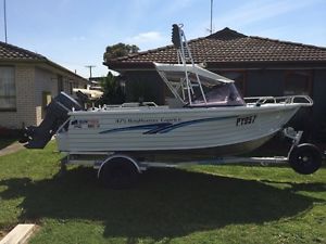 2000 475 Quintrex Bayhunter Caprice Boat
