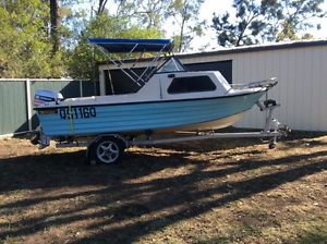 4.9M Half Cabin Cruiser