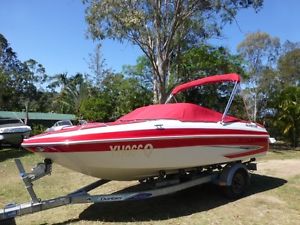 2011 Glastron GT 185 Bowrider