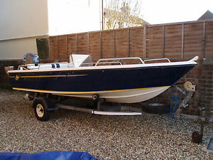 Salcombe Flyer 440 Sports Fishing Boat. Yamaha F50 outboard. Trailer