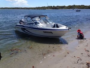 Haines hunter bowrider
