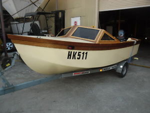 CUSTOM WHITTLEY COPY WOODEN BOAT LOTSA DOLLAS SPENT AS NEW SELL SWAP TRADE
