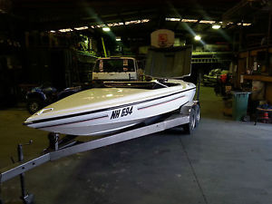 Ski Boat Skicraft  (Cyclone Hull Circa 1984)