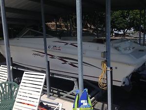 1999 Rinker Captiva 272 BR