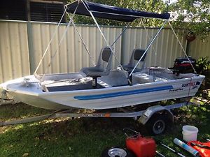 QUINTREX 350 TRAVELLER