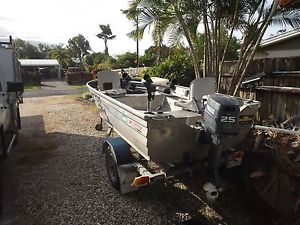 Boat ,Tinni  3.75m  Dolphin