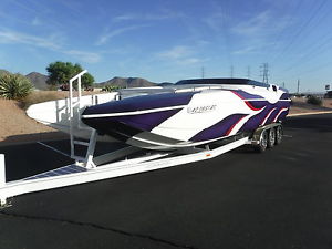 2000 Eliminator Daytona 28 Mid/Open Bow Twin Mercruiser HP500