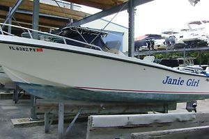 1992 Mako 215