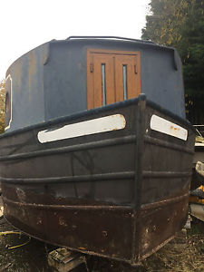 RESIDENTIAL HOUSE BOAT