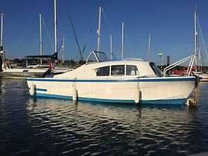 Seamaster 17 Cab Day Boat Project On the Water No Engine With Cabin and Cover