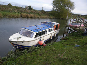 DAWNCRAFT 25FT CABIN CRUISER.WITH OR WITHOUT BERTH.NR BEVERLEY.EAST YORKSHIRE.