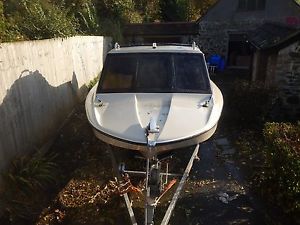 Fletcher cruisette power boat with Evenrude 115 e tec