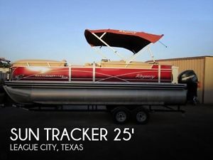 2014 Sun Tracker Party Barge 220 XP3 Regency Edition