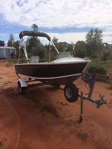 Boat Quintrex Dart dinghy 3.70