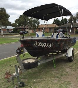 TINNY FISHING BOAT CAMPING MOTOR