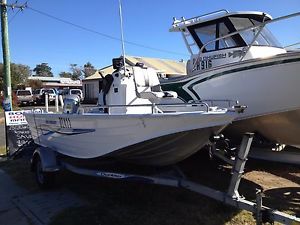 QUINTREX 435 HORNET TROPHY CENTER CONSOLE W/40HP HONDA 4 STROKE