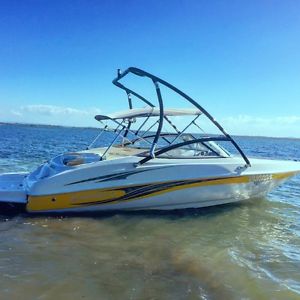 2008 Caravelle wake boat