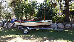 putt putt GRP classic motor boat in excellent condition