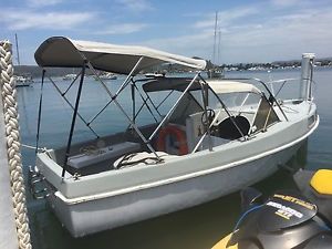 19ft  Fibreglass Diesel Shaft Drive Half cabin Cruiser,reliable and economical