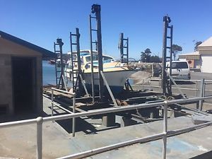 Cabin Cruiser with current private MARINE SURVEY