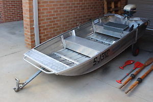 ALUMINIUM TINNY TINNE PUNT BOAT ROOF TOP BOAT 6 HP EVINRUDE