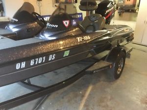 2004 Triton Tr186