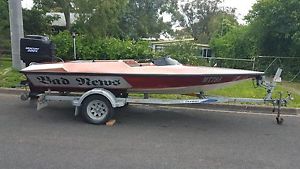 ski boat
