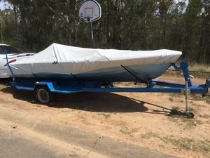 Ski boat V8 inboard