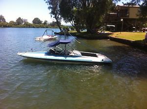 CAMERO VOLANTE SUPREME SKI BOAT
