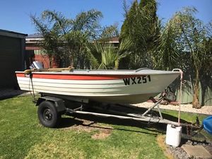 1986 Savage Snipe 3.8 Aluminium Boat, 15 HP Evinrude 2 stroke engine short shaft