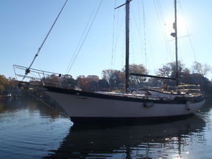 1982 VAGABOND BLUEWATER CRUISER