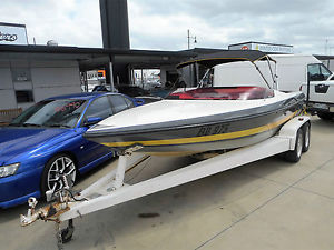 SKI BOAT INTEGRA