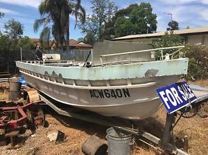 BOAT 5.5M LONG 70hp MERCURY ENGINE