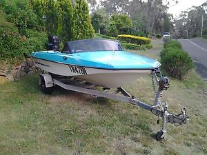 SKI/FISHING BOAT